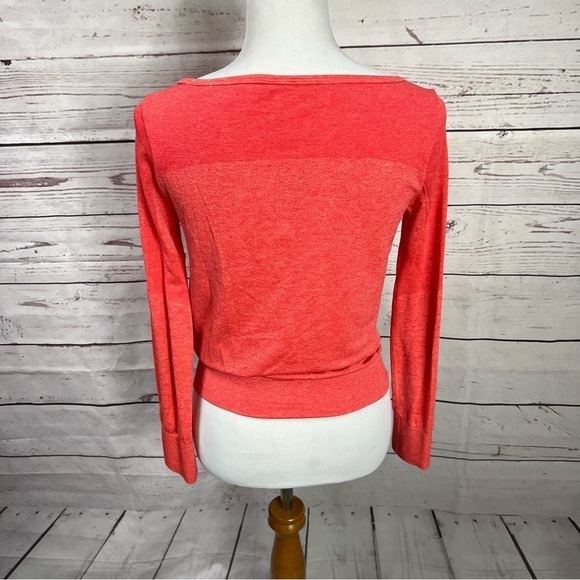 NIKE Dri-Fit long sleeve soft loose fit scoop neck performance top Sz XS - Picture 2 of 7